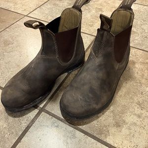 Blundstones: Excellent used condition- like new.